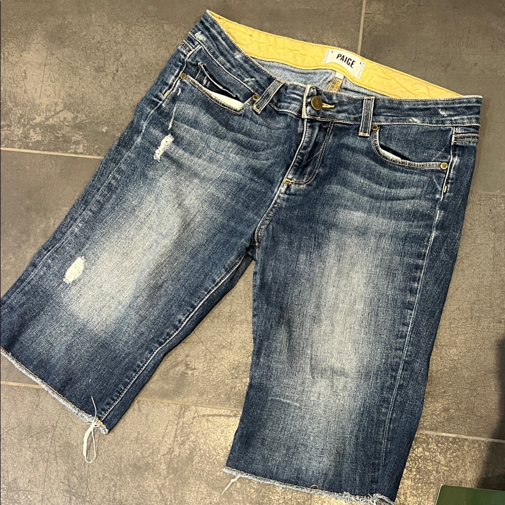 PAIGE Women's Denim Shorts, low rise Bermudas!